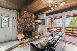 Smart TV, fireplace, music library, stereo