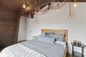3 bedrooms, desk, free WiFi, bed sheets