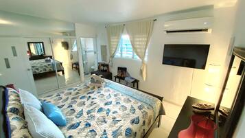 4 slaapkamers, een bureau, een strijkplank/strijkijzer, gratis wifi