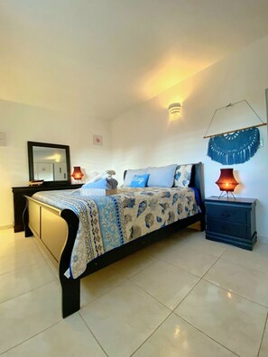 4 bedrooms, desk, iron/ironing board, free WiFi