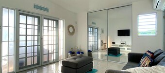 Palma Bella Luxury Beach House.          10 mins drive to the Beach. 
