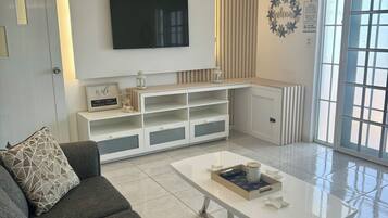 Smart TV, books