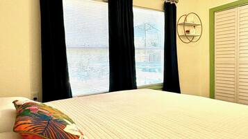 2 chambres, fer et planche à repasser, Wi-Fi gratuit, draps fournis