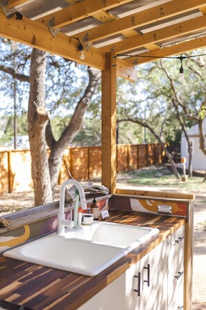 Coffee/tea maker, electric kettle - The Macaw Yurt at Camposanto ATX Glamping on Lake Travis (Lakeway)