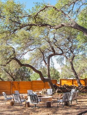 Fireplace - The Macaw Yurt at Camposanto ATX Glamping on Lake Travis (Lakeway)