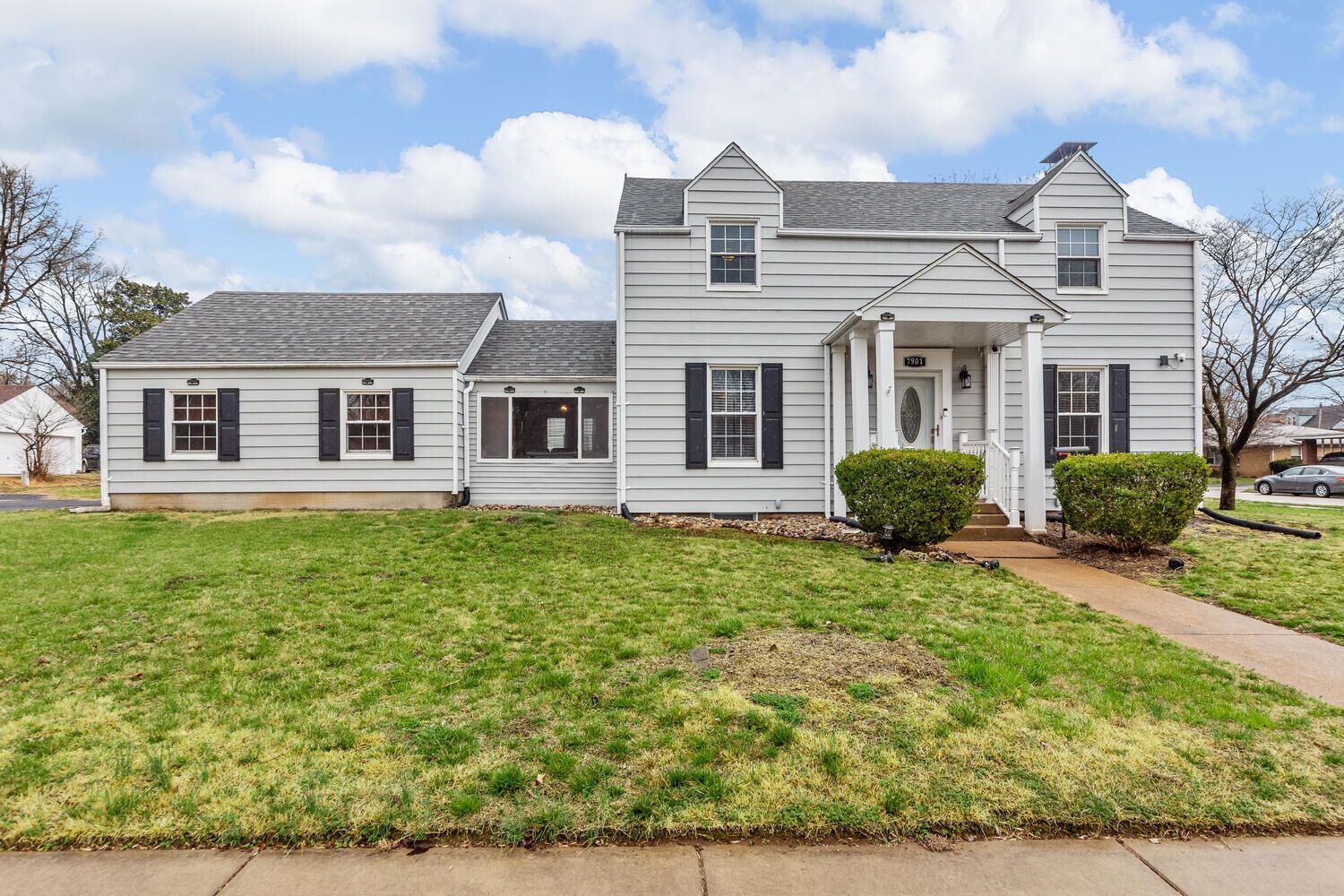 Elegant  Estate 3 bedroom 2.5 Bath with bonus room