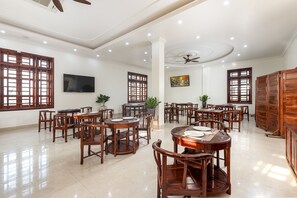 Free daily buffet breakfast  - La Vento Resort Ninh Binh (Hoa Lu)