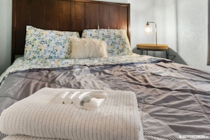 1 bedroom, free WiFi, bed sheets