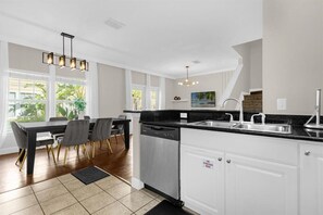 Fridge, microwave, oven, stovetop - Luxury 4BDR House close to Parks (Kissimmee)