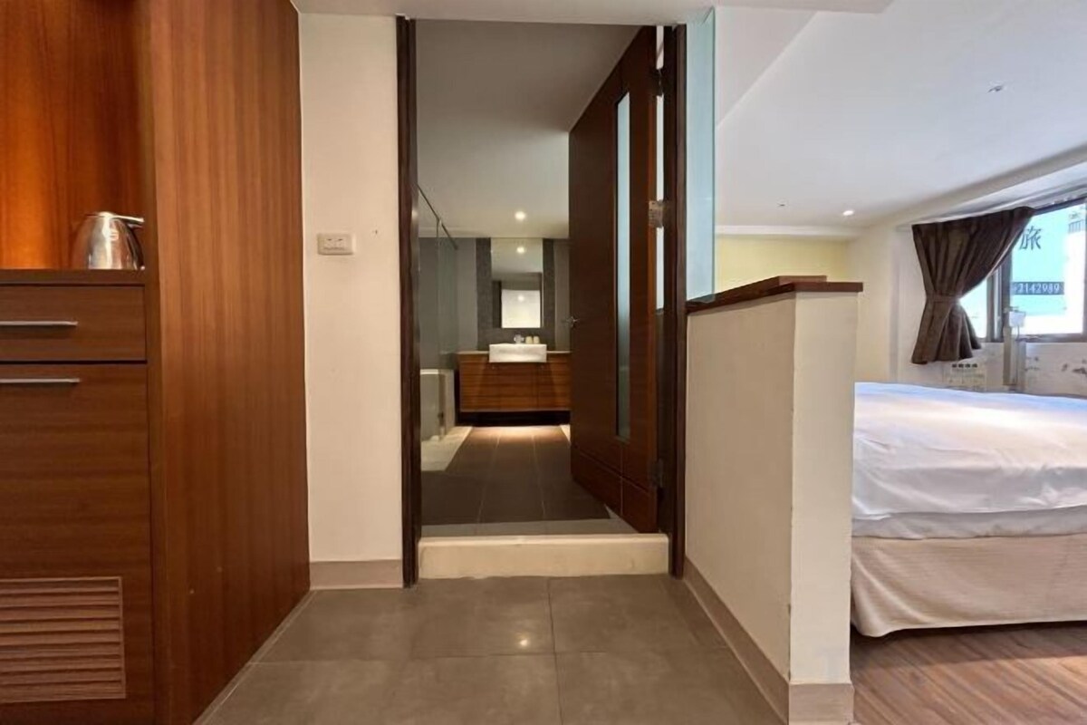 Desk, WiFi (free), bed sheets