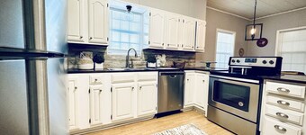 Windmill Inn- Cozy 2-bedroom house near South Downtown Abilene