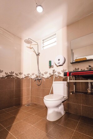 Panoramic Double Room, Private Bathroom, City View | Bathroom - Quy Hoa Hotel (Da Lat)