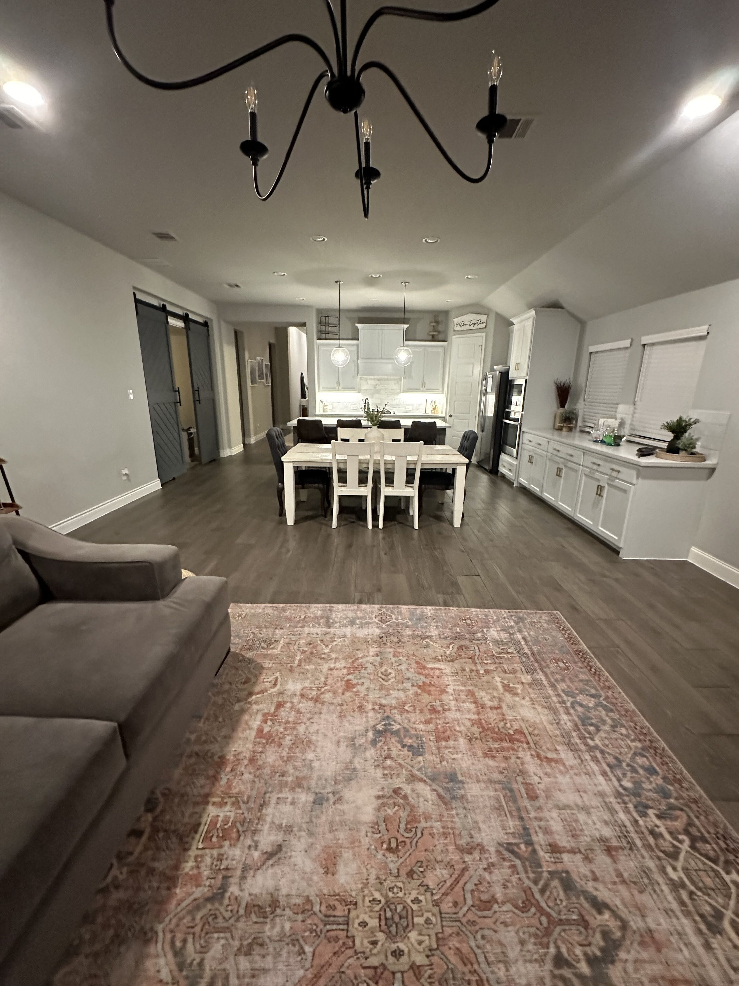 Chic 4-bedroom house with AC and WiFi in welcoming Forney