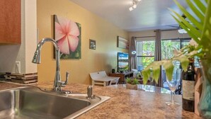 Interior - Perch - Maui condo: Pool, beach access, daily tranquility on lanai – an indulgent escape. (kihei)