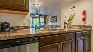 Interior - Perch - Maui condo: Pool, beach access, daily tranquility on lanai – an indulgent escape. (kihei)