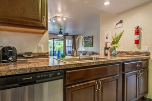 Interior - Perch - Maui condo: Pool, beach access, daily tranquility on lanai – an indulgent escape. (kihei)