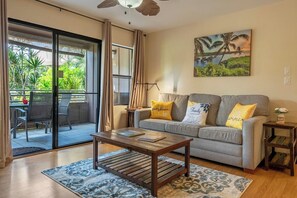 Smart TV - Perch - Maui condo: Pool, beach access, daily tranquility on lanai – an indulgent escape. (kihei)