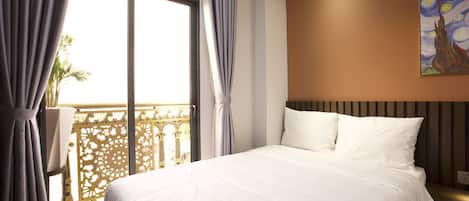 Deluxe Double Room Single Use | Free minibar items, in-room safe, individually furnished, desk