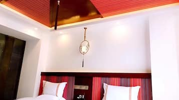 Soundproofing, free WiFi