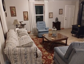 Smart TV, fireplace - Beautiful location in the secluded woods
 (Pomona)