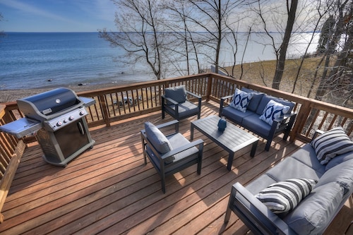 Sisu Shores: Lakefront Home with Private Beach and Wood Burning Sauna