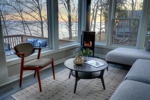 智能电视、壁炉