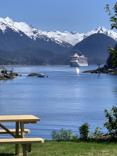 Sitka Oceanfront  Two-Story Townhome- 3bedroom/ 2.5 bath