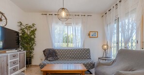 TV - Bonita Villa con Piscina Privada (Les Tres Cales)