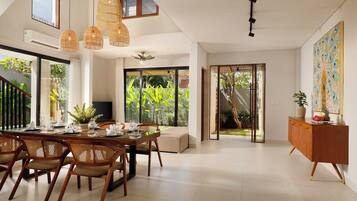家庭别墅, 4 间卧室, 私人游泳池 | 客房内用餐