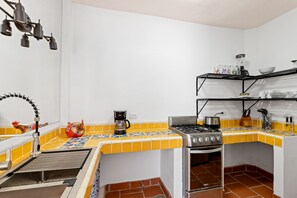 冰箱、微波炉、烤箱、茶具/咖啡用具