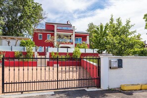 Property entrance - Apartment Ayni With Private Pool (Umag)