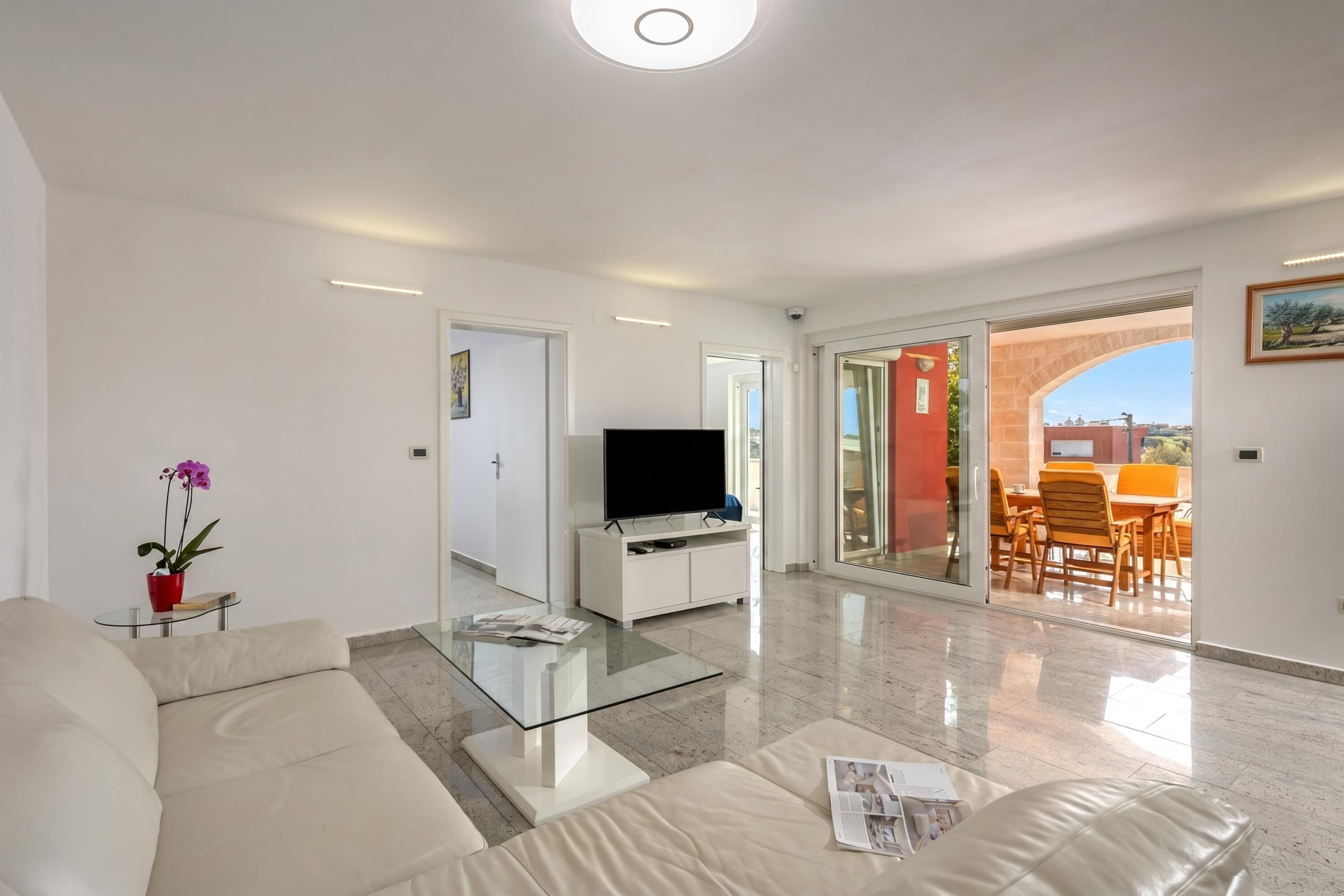 Family Apartment, Multiple Bedrooms (Apartment Ayni With Private Pool) | Living area
