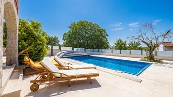 Familienapartment, Mehrere Schlafzimmer (Apartment Ayni With Private Pool) | Pool