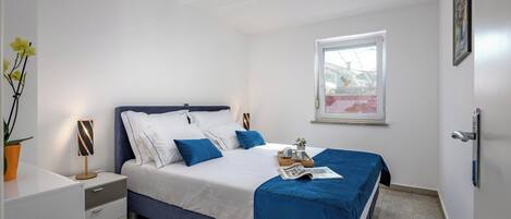 Familielejlighed - 2 soveværelser (Apartment Ayni With Private Pool) | 2 soveværelser, arbejdsområde til bærbare computere