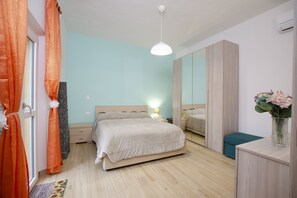 1 室のベッドルーム、セーフティボックス (室内)、WiFi (無料)、ベッドシーツ