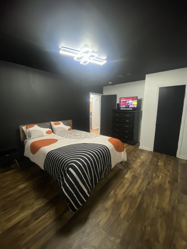 2 bedrooms, desk, iron/ironing board, free WiFi