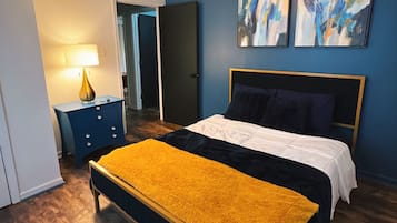 2 bedrooms, desk, iron/ironing board, free WiFi