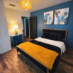 2 bedrooms, desk, iron/ironing board, free WiFi