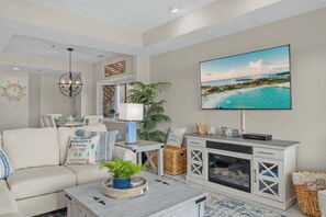 Smart-TV, Kamin, Arbeitsbereiche