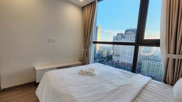 Deluxe Apartment | Egyptian cotton sheets, premium bedding, down duvets