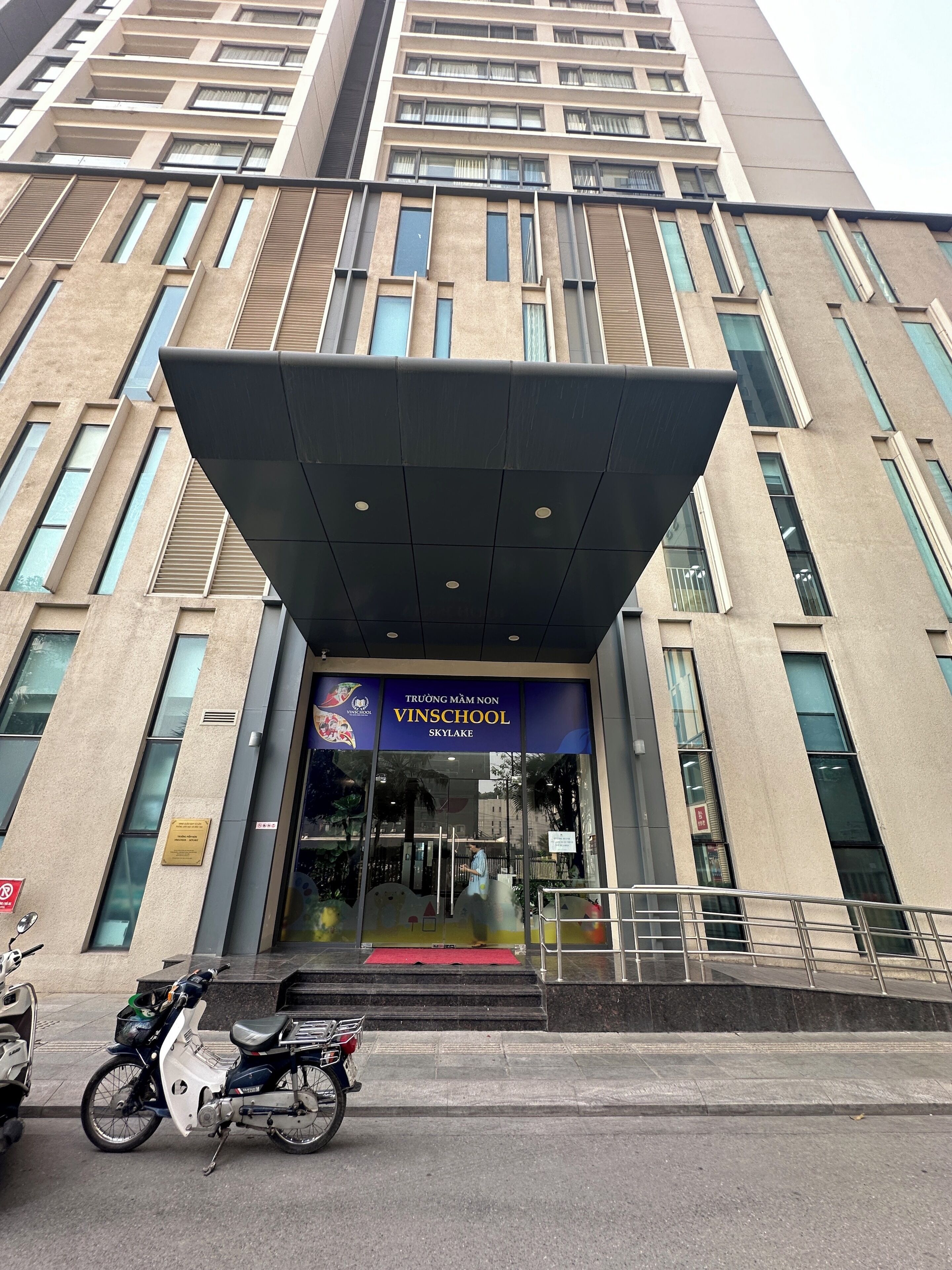 Trông trẻ