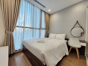 Deluxe Apartment | Egyptian cotton sheets, premium bedding, down duvets - Hagi APT Vinhomes Skylake (Hanoi)