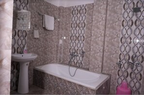 Standard Double Room, Sea View | Bathroom