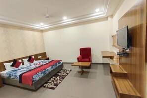 Studio Suite Deluxe, quang cảnh thành phố | Phòng cách âm, truy cập Internet không dây miễn phí, bộ trải giường 