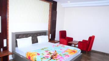 Superior Double Room, City View | Soundproofing, free WiFi, bed sheets