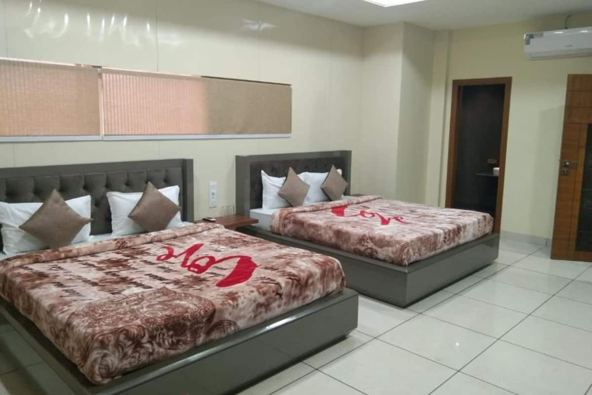 Soundproofing, free WiFi, bed sheets