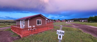 Circle R Cabin 5, Private Ranch, Mountain Views