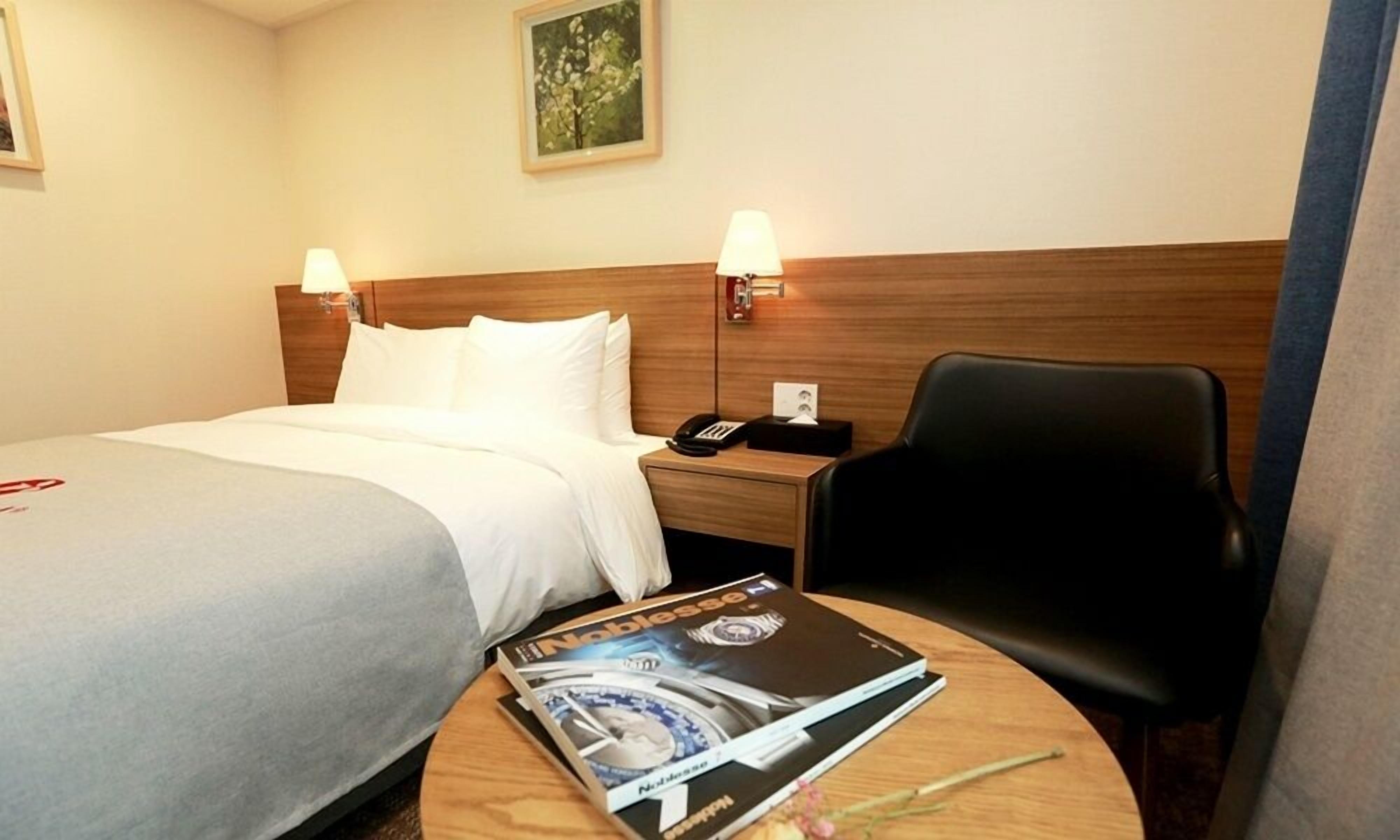 Standard Double Room | Individually decorated, individually furnished, bed sheets