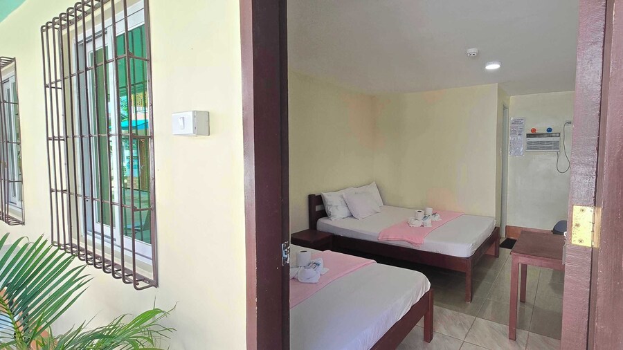 OYO 1121 JUNLYN APARTELLE