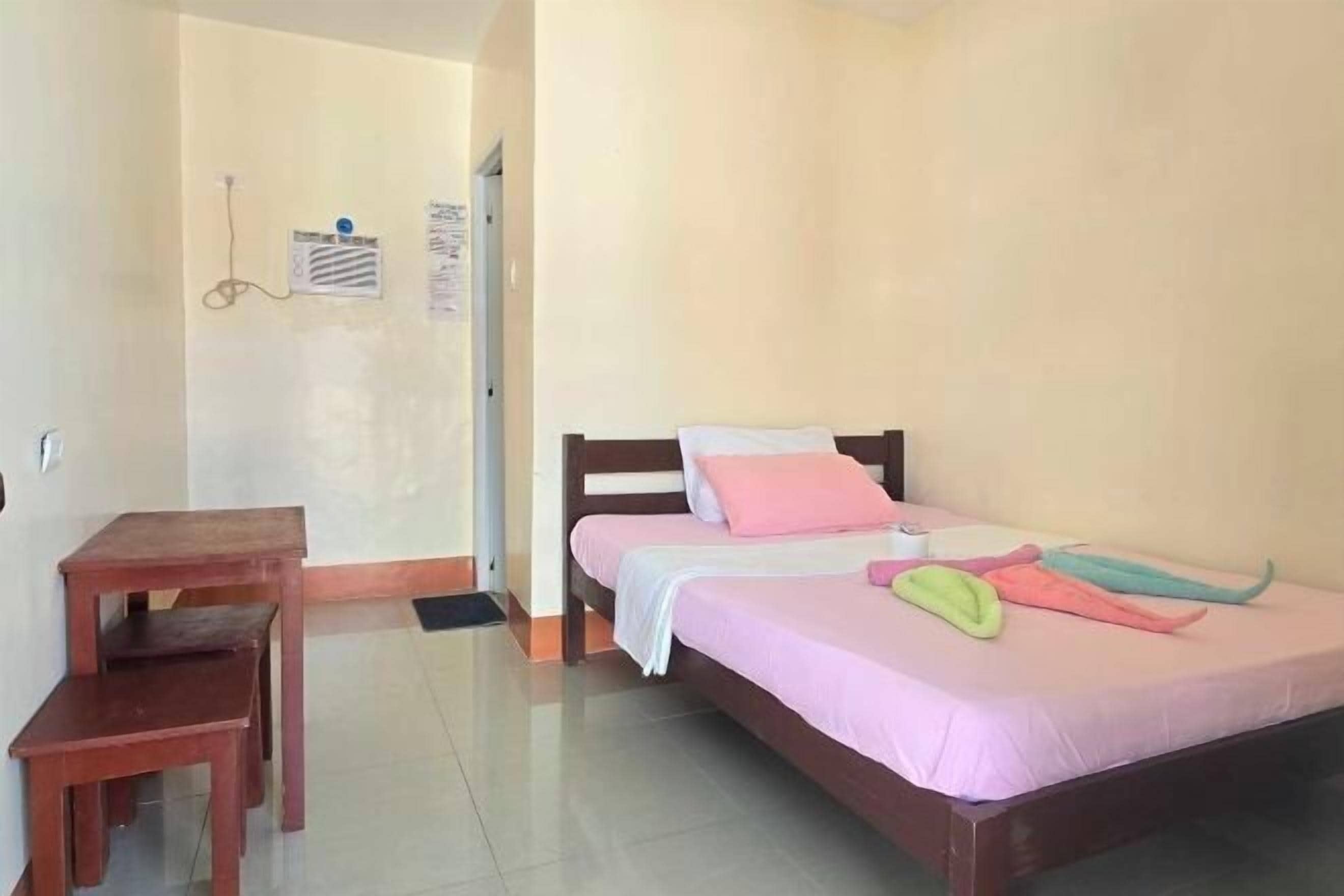 Egyptian cotton sheets, premium bedding, down comforters